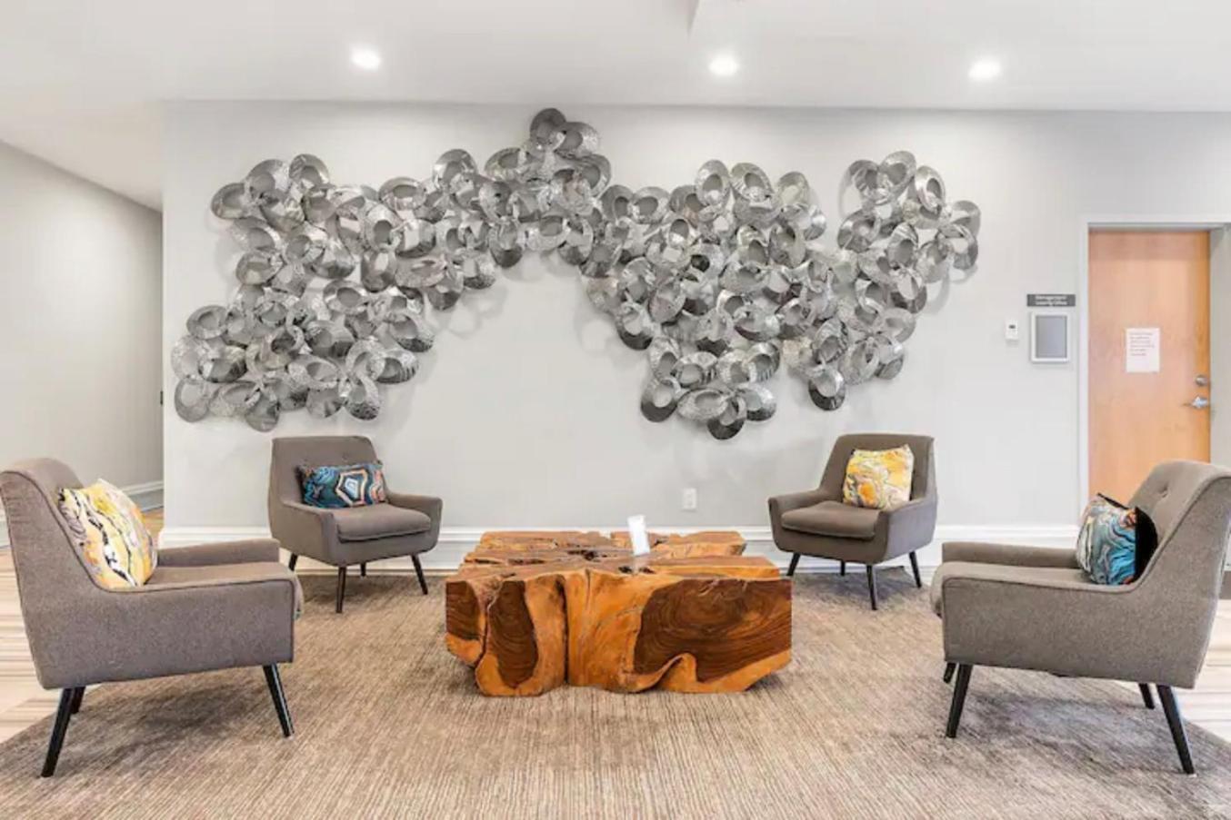Elite 1br W Pool & Gym Apartment Philadelphia
